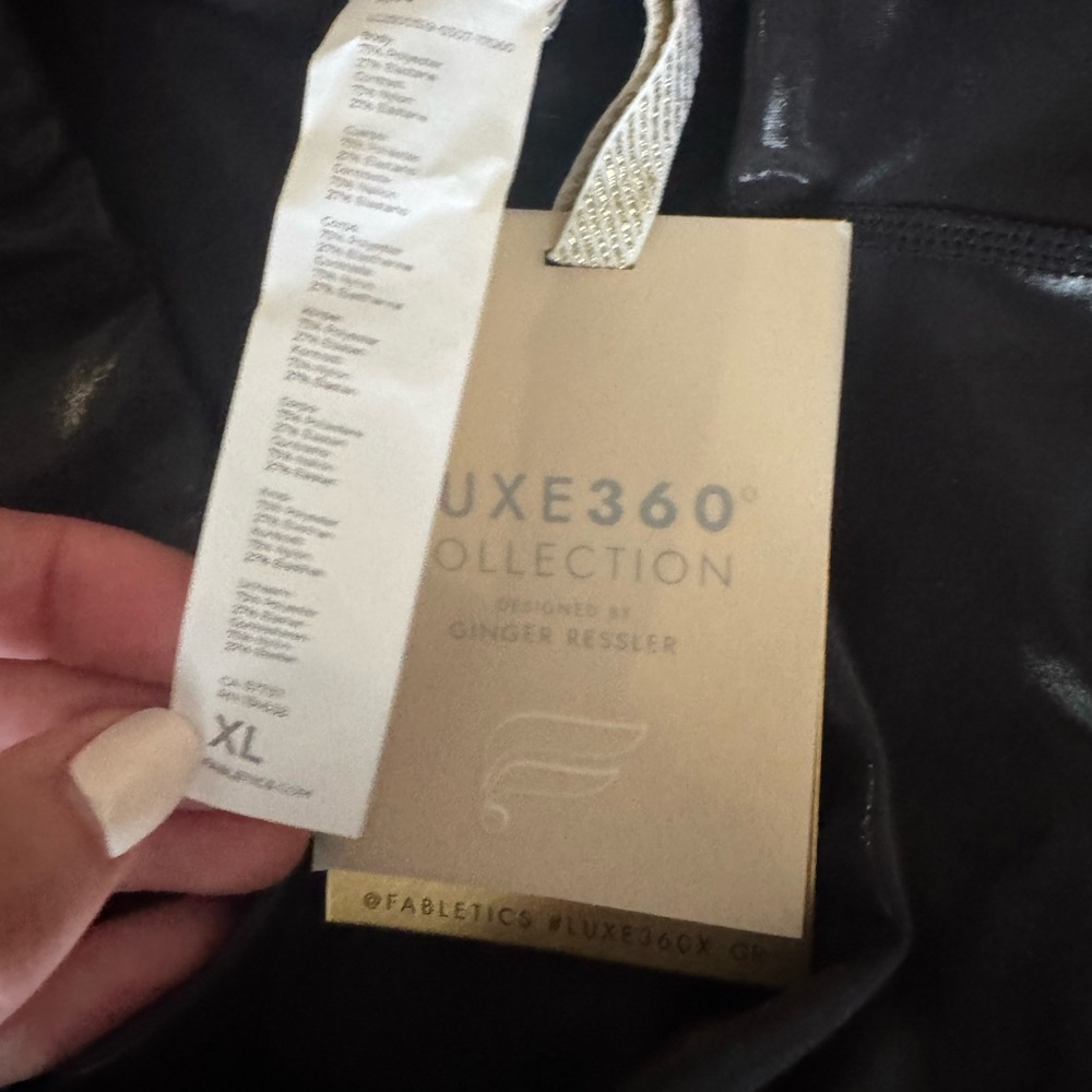 Fabletics Motion365+ Glossy Black Leggings - Picture 4 of 4